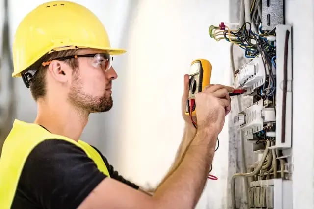 Working Safely with Electricity for Construction